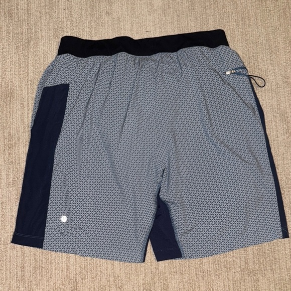 Lululemon Namaste At The Beach Shorts II Deep Navy Men's Size M - Picture 6 of 9